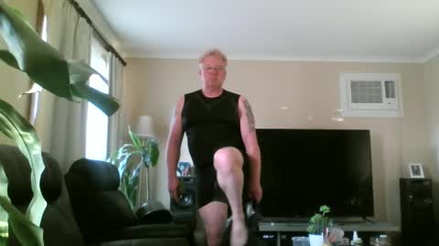 gimmmieoooo online show from January 2025 09:05:01 AM