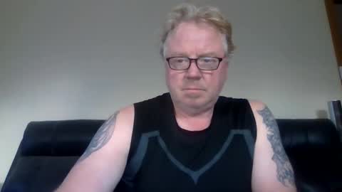 Snapshot of gimmmieoooo chatting on April 2026 07:02:01 AM gimmmieoooo online show from April 2026 07:02:01 AM