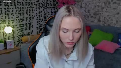 Gina online show from May 2026 01:23:02 AM