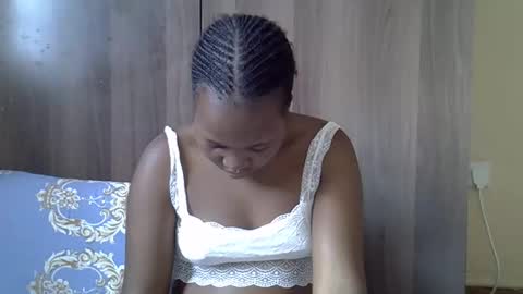 Adiliah online show from October 2025 12:34:02 PM