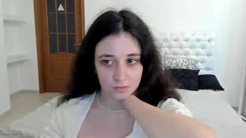 Kate online show from September 2025 10:37:01 AM