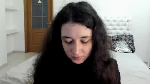 Kate online show from November 2025 08:42:01 AM