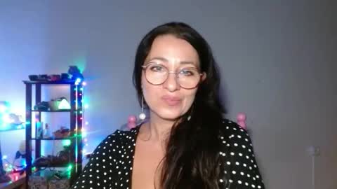 GinaONeon online show from October 2025 07:00:01 PM
