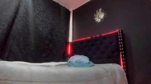 Miss online show from December 2024 06:17:01 PM