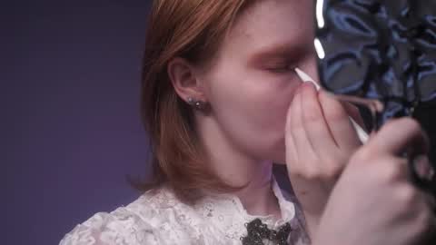        im expecting 350 thumbs up on my altar   online show from October 2025 10:07:02 PM