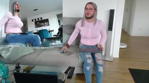 GingerPink online show from March 2026 10:21:02 AM