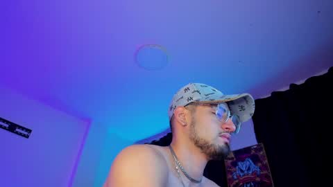 GIOMAR REYES online show from December 2024 07:39:01 AM