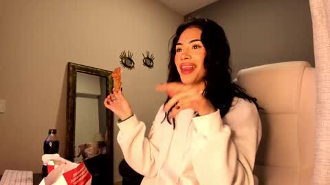 Snapshot of giovanna_oliveira chatting on September 2025 05:00:02 AM Giovanna online show from September 2025 05:00:02 AM