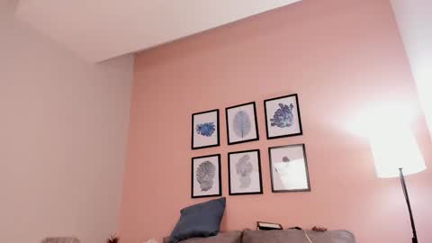 Snapshot of giovanna_oliveira chatting on September 2025 06:22:01 PM Giovanna online show from September 2025 06:22:01 PM