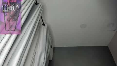 Snapshot of giovanna_oliveira chatting on October 2025 05:48:01 AM Giovanna online show from October 2025 05:48:01 AM