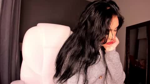 Snapshot of giovanna_oliveira chatting on November 2025 05:35:02 AM Giovanna online show from November 2025 05:35:02 AM