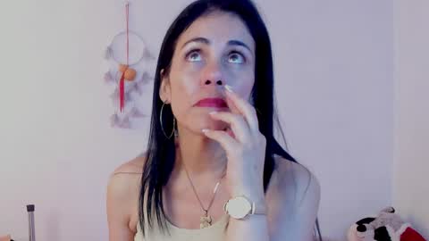 Girasol Walton online show from January 2025 04:59:01 PM