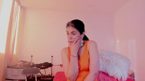 Girasol Walton online show from February 2025 12:26:02 PM