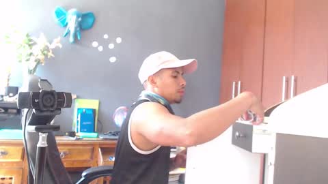 piggy boy online show from January 2025 06:21:01 PM