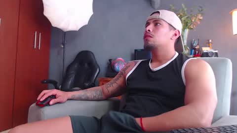 piggy boy online show from October 2025 06:39:02 PM