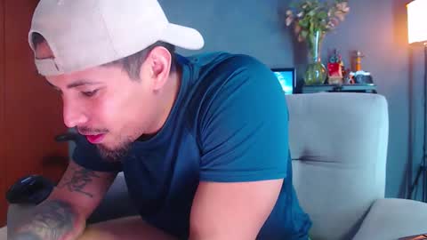 piggy boy online show from November 2025 10:09:02 PM