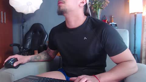 piggy boy online show from November 2025 09:15:01 PM