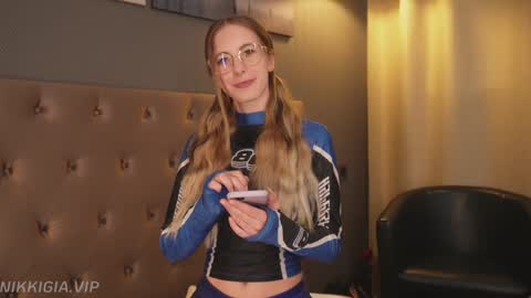 Nikki online show from October 2025 12:59:01 PM