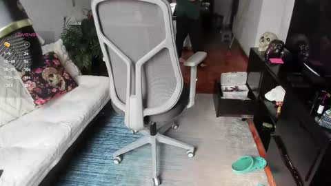 girl_inline online show from October 2025 07:24:02 PM