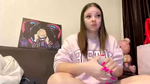 girl_shy07 online show from March 2026 07:53:01 PM