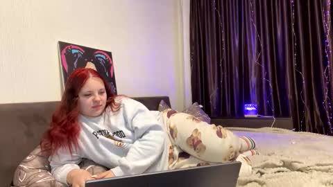 Snapshot of girl_shy07 chatting on April 2026 11:06:01 PM girl_shy07 online show from April 2026 11:06:01 PM