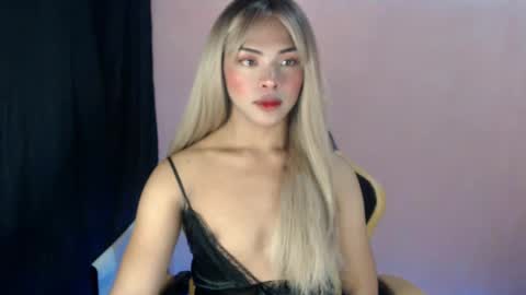 Snapshot of girlcock_dominantfucker chatting on March 2025 01:10:02 AM queen ronna online show from March 2025 01:10:02 AM