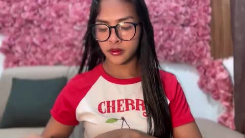 Snapshot of girlcock_dominantfucker chatting on October 2025 10:45:02 AM queen ronna online show from October 2025 10:45:02 AM