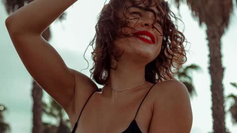 Snapshot of girlnextd00r_ chatting on December 2024 04:38:02 PM Hanna online show from December 2024 04:38:02 PM