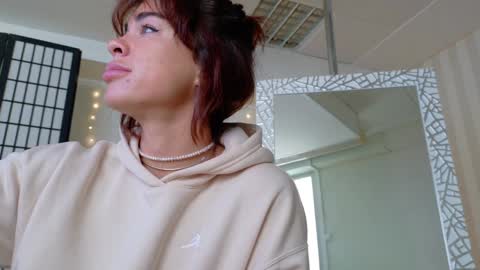 Snapshot of girlnextd00r_ chatting on March 2025 01:18:01 PM Hanna online show from March 2025 01:18:01 PM