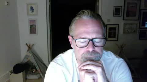girlsandbikes online show from April 2026 11:07:01 PM