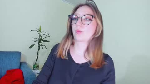 Maze    Thumbs up online show from January 2025 02:14:02 AM