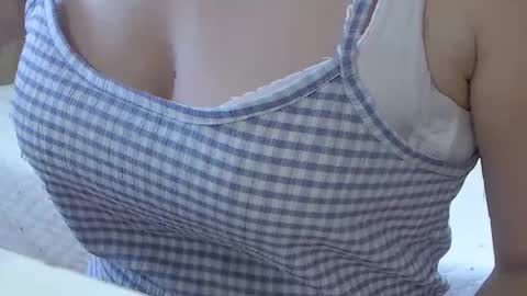 Snapshot of girlvictoria chatting on November 2025 02:27:02 PM Victoria online show from November 2025 02:27:02 PM