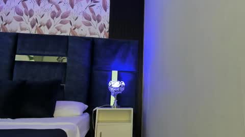     online show from October 2025 11:00:02 AM