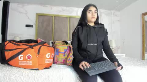 Snapshot of giselamaru chatting on February 2026 10:43:01 AM online show from February 2026 10:43:01 AM