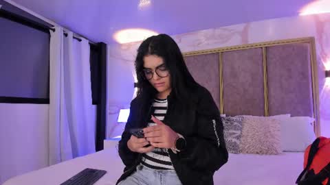 Snapshot of giselamaru chatting on July 2026 10:11:01 AM online show from July 2026 10:11:01 AM