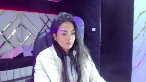 Snapshot of gisell_squirt chatting on February 2026 02:59:02 AM gisell_squirt online show from February 2026 02:59:02 AM