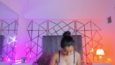 GISELLE ROLDAN online show from January 2025 12:04:02 PM