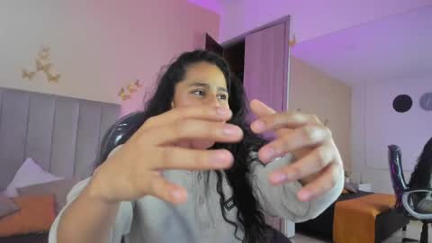 GISELLE ROLDAN online show from April 2026 04:49:02 AM