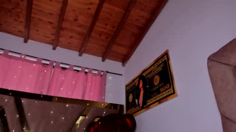 . Gisel Reyes . online show from December 2024 06:23:02 PM