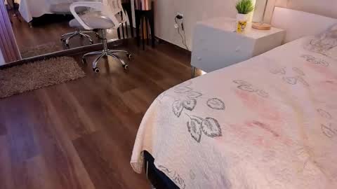 Giselle Tompos online show from March 2026 02:26:01 AM