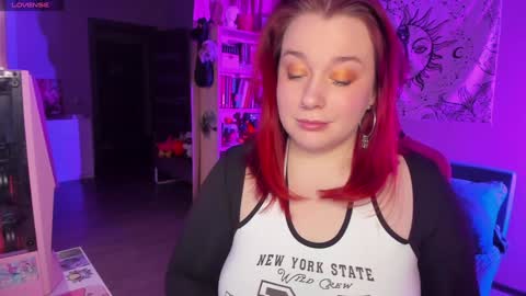 AlexaMillis online show from December 2024 09:01:01 PM