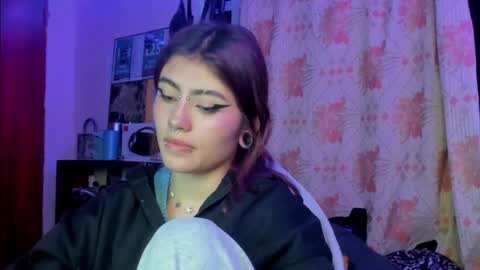 Snapshot of giulietta_mon chatting on January 2025 02:19:02 AM Giulietta online show from January 2025 02:19:02 AM