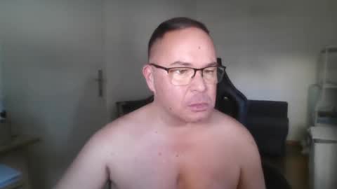 giulio203 online show from June 2026 04:16:02 PM