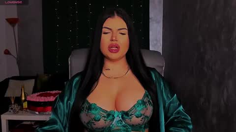 Giulia online show from March 2025 10:21:01 PM