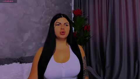 Snapshot of giulyalust chatting on June 2026 05:34:02 AM Giulia online show from June 2026 05:34:02 AM