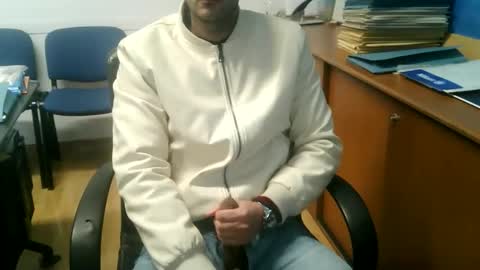 giuseppevai1 online show from November 2025 11:31:02 AM