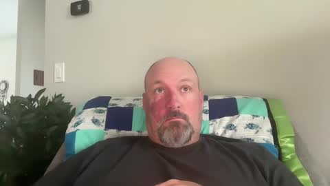 Snapshot of giveitup193 chatting on December 2024 09:37:01 PM giveitup193 online show from December 2024 09:37:01 PM