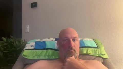 Snapshot of giveitup193 chatting on May 2026 01:00:01 AM giveitup193 online show from May 2026 01:00:01 AM