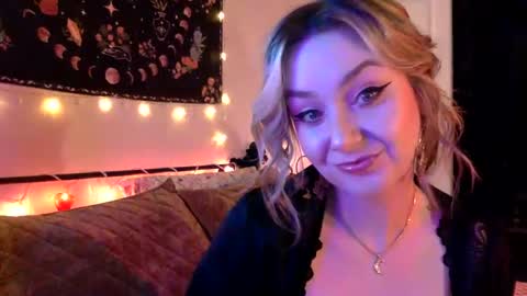 givemesweetdreams online show from September 2025 12:44:02 AM