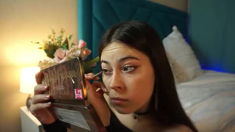 Agness online show from December 2025 03:51:01 PM